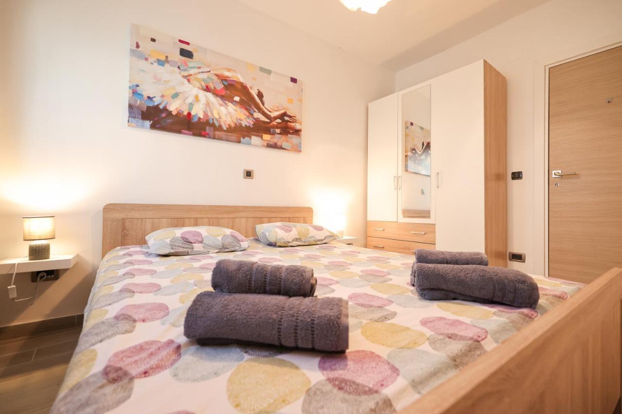 Coco Appartement Pirovac Buitenkant foto