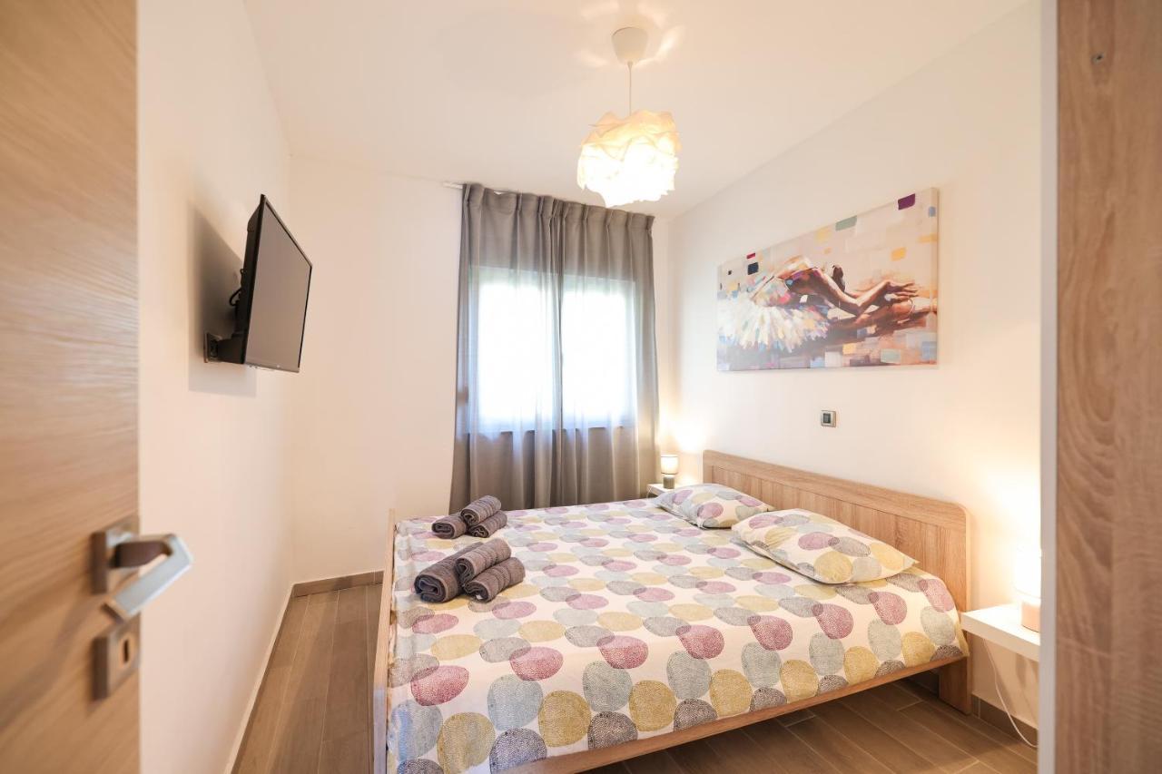 Coco Appartement Pirovac Buitenkant foto